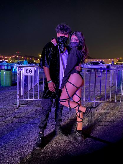 Valentina Acosta Giraldo with her boyfriend