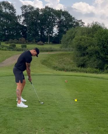 Alex Bowen likes to play golf