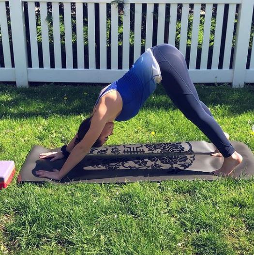 Anastasia Pagonis practice yoga