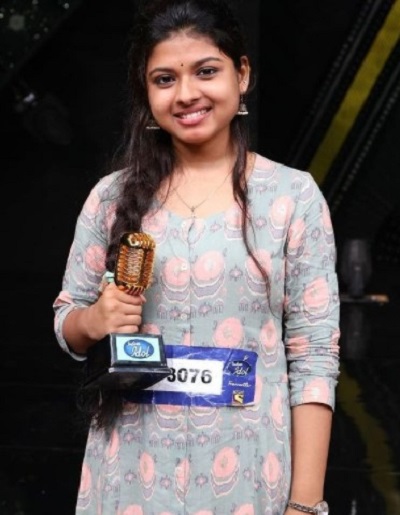 Arunita Kanjilal posing after making it to top 15