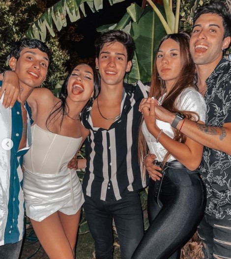 Augusto Gimenez with TikTok Star Nahuel Pietraszek and brother Amiel Gimenez and their family