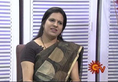 Bharathi Baskar hosted the talk show named ‘Magalir Panchayathu’ on Sun Tv
