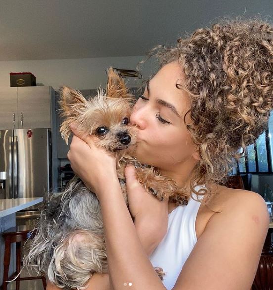 Camila Kendra has a pet dog