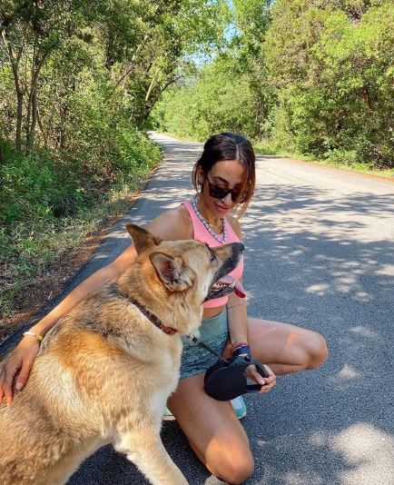 Courtney Shields is a dog lover