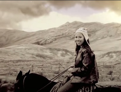Dalia Dippolito riding a horse