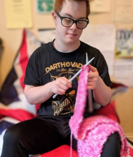 Daniel Laurie is fond of knitting