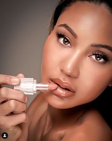 Gabriella Magnusson loves makeup