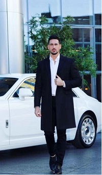 Josh Murray height is 6 feet