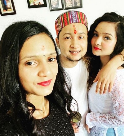 Jyotideep Rajan with Brother Pawandeep Rajan & Sister
