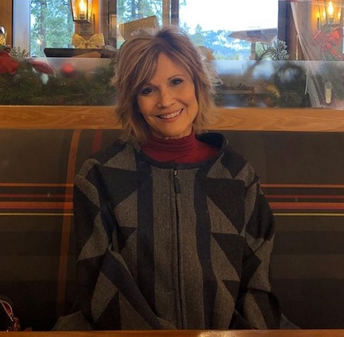 Katie Ross is best known as the elder daughter of Markie Post (American Actress) who died on August 07, 2021