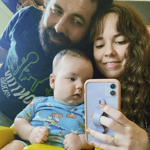 Kelly Musgraves and her husband Canaan Sutton shares a son named Samwise Benthul Sutton