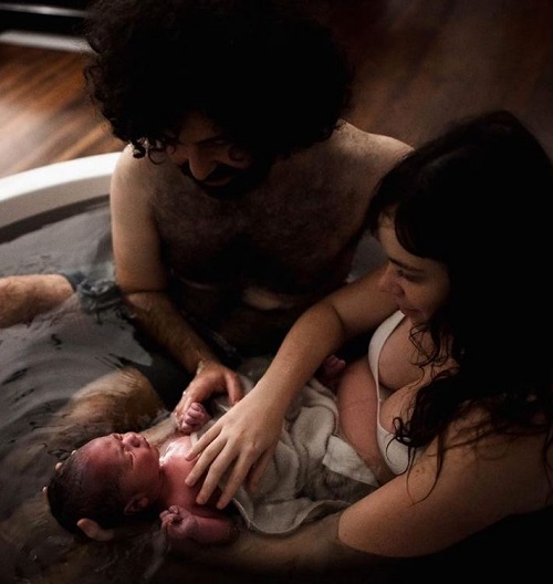 Kelly Musgraves gave birth to her son Samwise Benthul Sutton on September 26, 2020