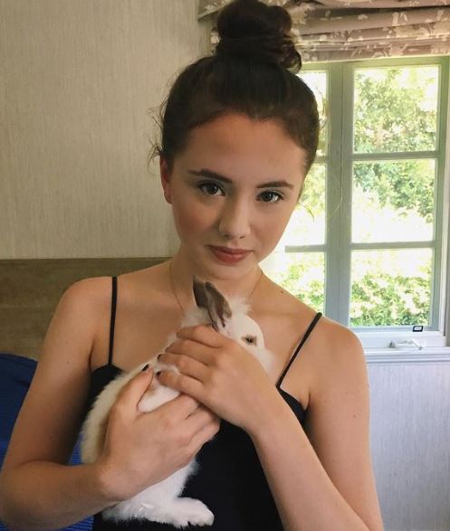 Lily Mo Sheen is an animal lover
