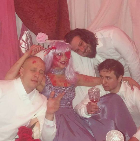 Maria Wawreniuk with YANTRA music band members