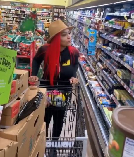 Mehgan James does shopping