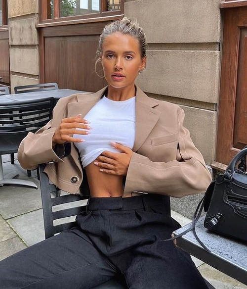 Molly Mae Hague has more 5.9 million followers on Instagram as of August 2021