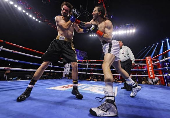 Nico Ali Walsh's fight with Jordan Weeks