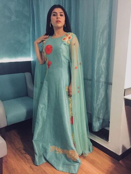 Nidhi Bhanushali height