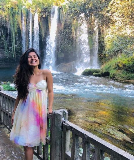 Nidhi Bhanushali likes traveling