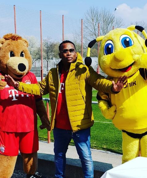 Robert Marawa enjoys his life
