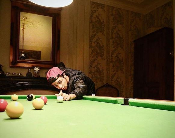 Samir Decazza loves to play PoolSamir Decazza loves to play Pool