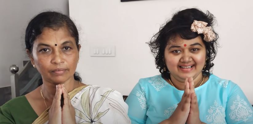 Saranya Sasi with her mother