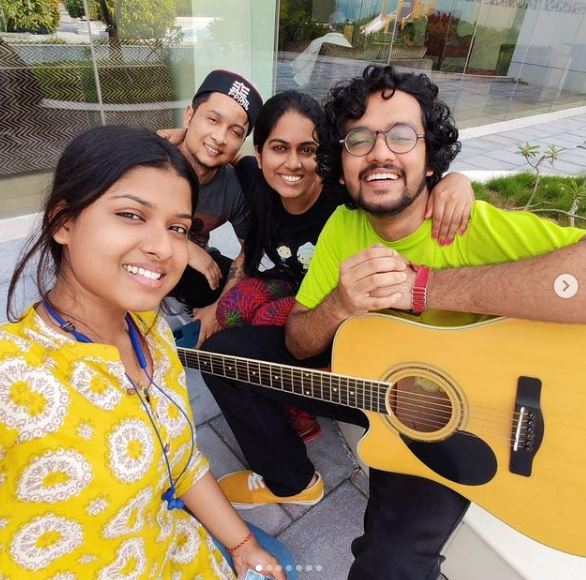 Sayli Kamble with her fellow contestants