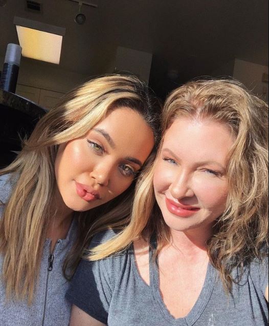 Shyla Walker with her mother