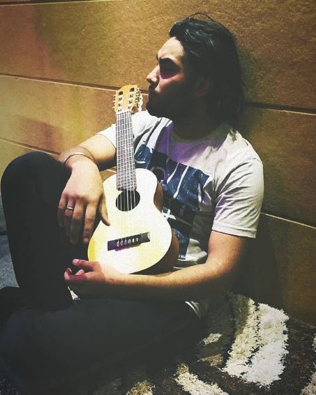 Simar Doraha often plays Guitar