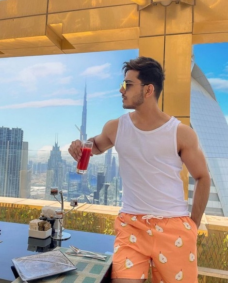 Sunny Chopra relaxing in a five star hotel in Dubai, United Arab Emirates