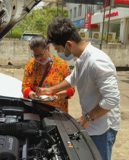 Sunny Chopra with his mother and his brand new car