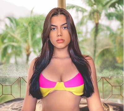 Victtoria Medeiros began her career as Instagram model