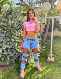 Victtoria Medeiros height is 5 feet 5 inches