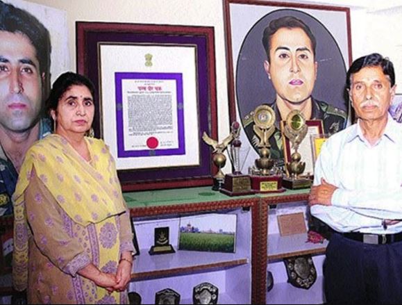 Vishal Batra parents