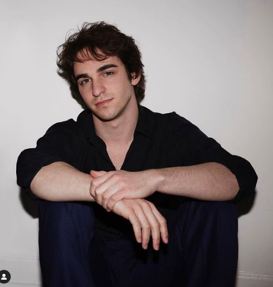 Zachary Gordon acted as Jake in the film