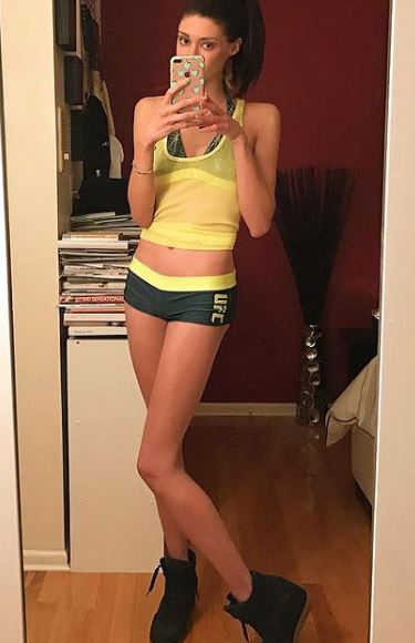 Alina de Almeida height