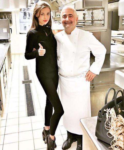 Alina de with her favorite chef