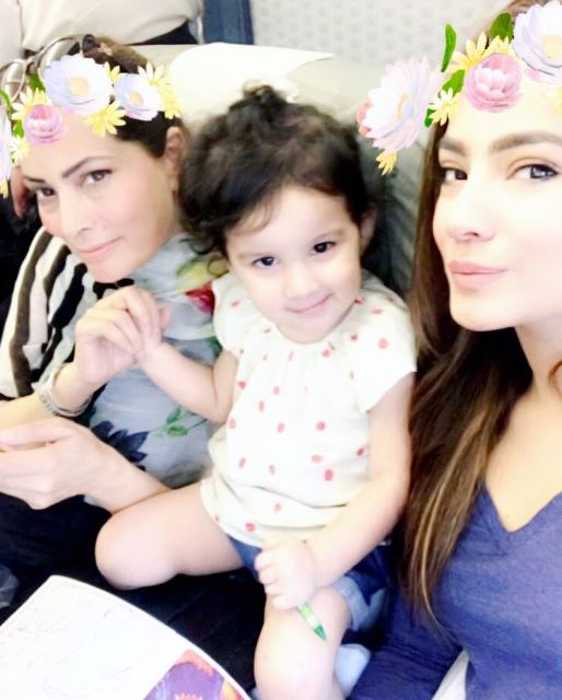 Alyzeh Gabol with her mother and daughter