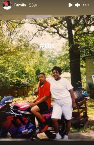 An old photo of Mo Fayne with his aunt