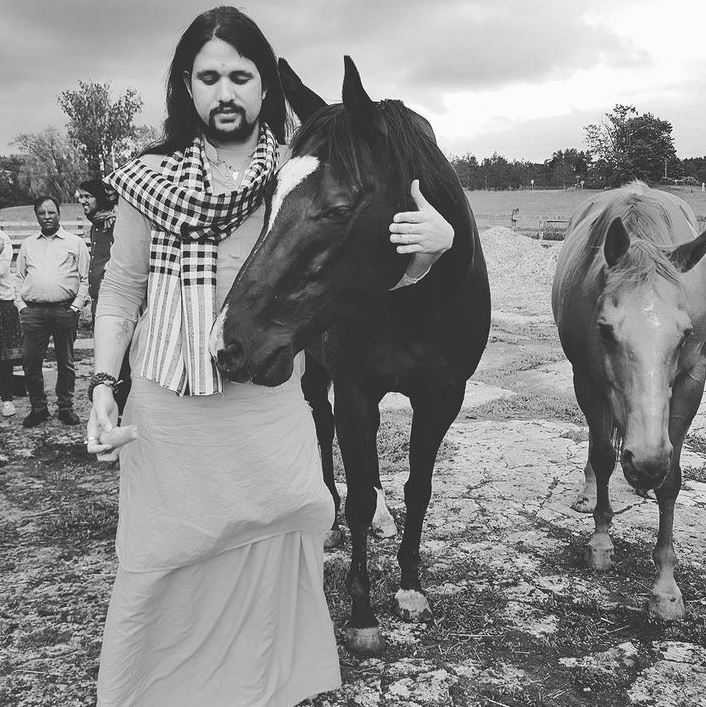 Anand Giri Maharaj is an animal lover