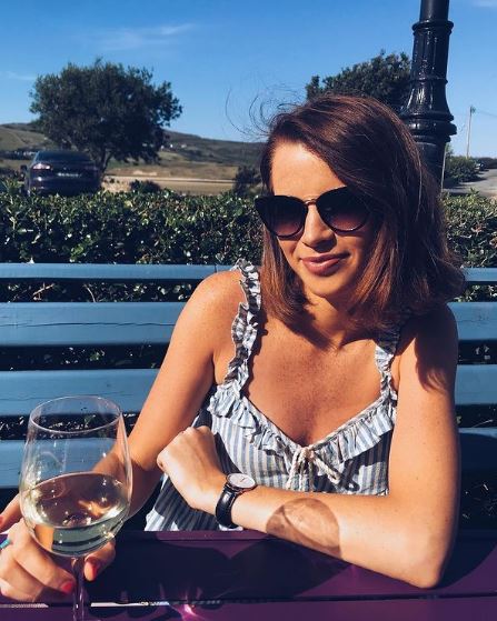 Anna Leitch consumes alcohol