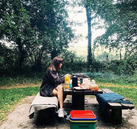 Anna Leitch loves picnic
