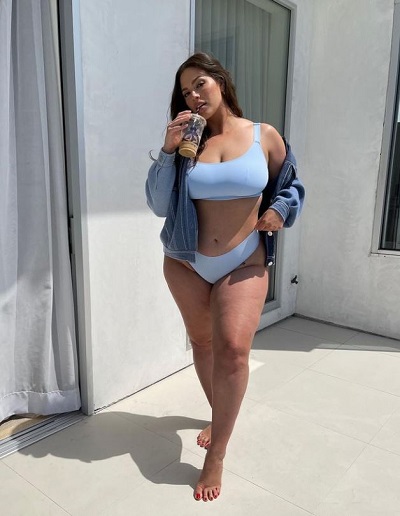 Ashley Graham height is 5 feet 9 inches