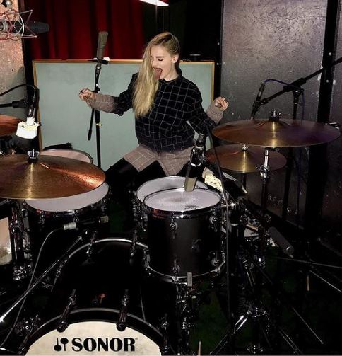 Who Is Bethany Lily April Wiki Biography Age Family Boyfriend Height Lifestyle More