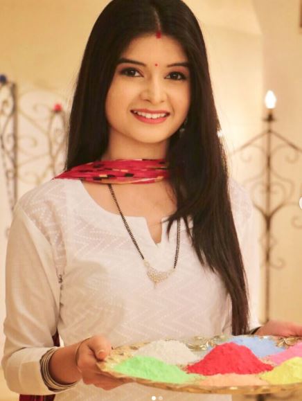 Bhavika Sharma Celebrate Holi Festival.