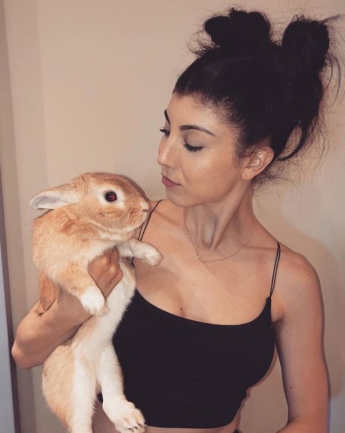 Briana Cuoco has a pet bunny named Simon