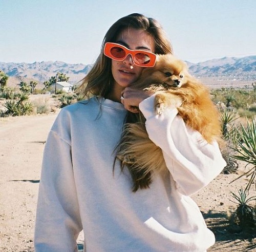 Clara Berry loves her pet