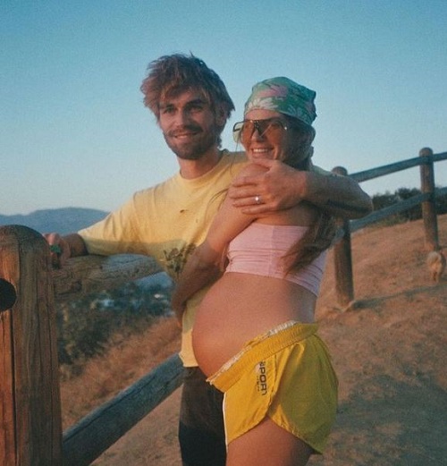 Clara Berry started dating her boyfriend KJ Apa in 2020
