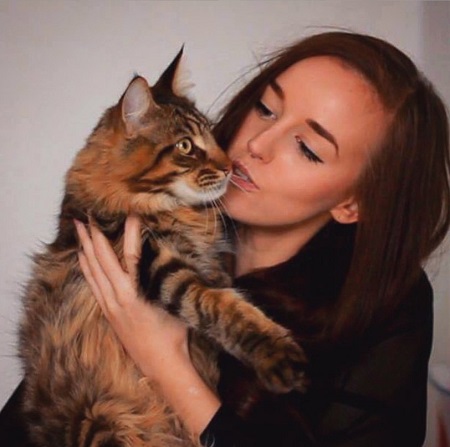 Clare Siobhan with her pet cat