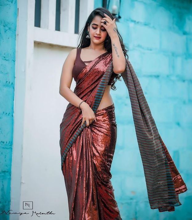 Deepthi Sunaina looks gorgeous in Indian attire